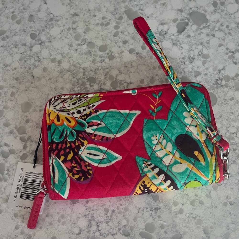 Vera Bradley RFID Red Patterned Grab & Go wristlet Rumba